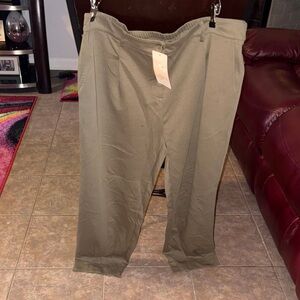 Women's Olive Cropped Pants